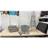 Image 1 : Galvanized Tub, Metal Tackle Box, with Lead Fishing Weights, Large Hooks, Wire Tomato Cages