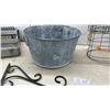 Image 3 : Galvanized Tub, Metal Tackle Box, with Lead Fishing Weights, Large Hooks, Wire Tomato Cages