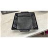 Image 4 : Zip Instant Light BBQ Grills (2), Portable Kettle Grill, & Perforated Grill Basket