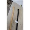 Image 4 : Single-Bit Axe with Wooden Handle and Crapper 1936 Splitting Axe with Fibre-Core Handle