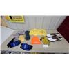 Image 1 : Rainguard 2000 PVC Nylon Rain Suits, Work Gloves, Toque, Golf Shoes and More