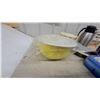 Image 2 : Kitchenware Lot: 4-Cup Mini Perk, Thermos, Cake Pan, Storage Containers, Mixing Bowls& More