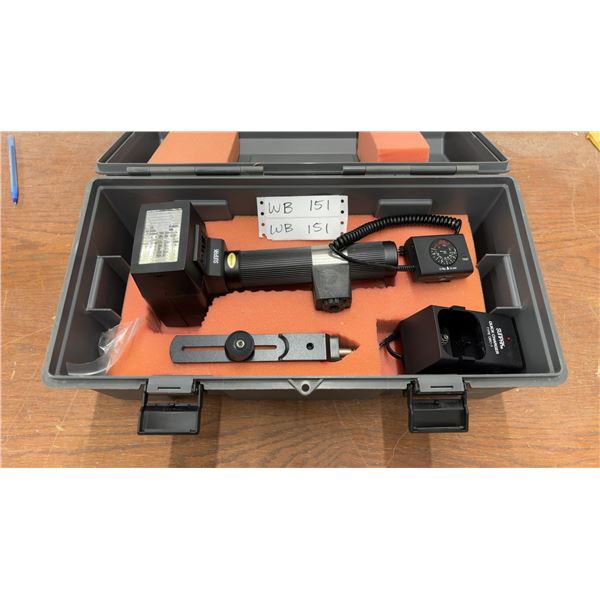 Sunpak SLF995 Flash Unit, Quick Charger Type QBC-1, & Camera Mount in Case