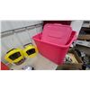 Image 2 : Igloo Playmate Cooler, Lanterns, Pink Sterilite Tote and Minnow Buckets