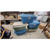 Image 1 : Rubbermaid Roughneck Hinged Storage Totes, 31 x 20 x 18", Blue and Green 5x