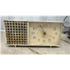 Image 5 : Vintage AM/FM Radio/ Clock Radios