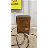 Image 8 : Vintage AM/FM Radio/ Clock Radios