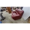 Image 4 : Burgundy Leather Overstuffed Two-Seater Loveseat with Rounded Arms 62" Wide