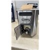 Image 6 : DeLonghi Cool-Zone Digital Electric Deep Fryer, Extra-Large 4.5L Stainless Steel with Box