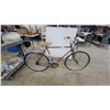 Image 1 : Vintage Super Cycle Bicycle with Chrome Fenders, Rear Rack, and Front Dynamo Headlight 25"