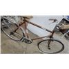 Image 4 : Vintage Super Cycle Bicycle with Chrome Fenders, Rear Rack, and Front Dynamo Headlight 25"