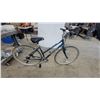 Image 1 : Giant Option Hybrid Bicycle, Teal-Blue Frame, Grip Shifters, V-Brakes, Late 1990s/Early 2000s 27"