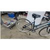 Image 5 : Giant Option Hybrid Bicycle, Teal-Blue Frame, Grip Shifters, V-Brakes, Late 1990s/Early 2000s 27"