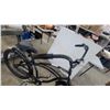 Image 2 : Hyper Easy Rider Men's Cruiser Bicycle, Black, Double Top Tube Frame with Fenders 26"