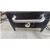 Image 3 : Master Chef Compact Electric Tabletop Grill with Temperature Gauge and Single Control Knob