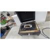 Image 5 : Master Chef Compact Electric Tabletop Grill with Temperature Gauge and Single Control Knob