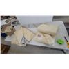 Image 1 : Marlon Hill All Wool Blankets, 100% Pure New Wool, Cream and Blue Stripe, Lot CP 768 2x