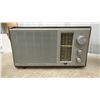 Image 2 : Lot of 3 AM/FM Vintage Table Radios