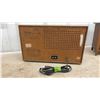 Image 5 : Lot of 3 AM/FM Vintage Table Radios