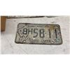 Image 5 : Manitoba License Plates: 1971 and 1976