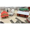 Image 4 : HO Scale Model Train Buildings, AHM Cokeville Lighted Passenger Station, Citibank, Turntable and Mo