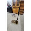 Image 1 : Yellow Hydraulic Floor Jack Proble 3 Ton