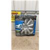 Image 6 : 15" Wheel Covers 2-Pack, Steering Wheel Locks and More
