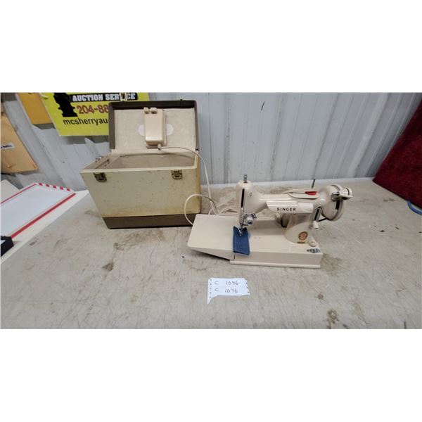 Singer Featherweight 221 Portable Electric Sewing Machine in Beige with Carrying Case