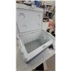 Image 5 : Coleman PowerChill Thermoelectric Cooler with Power Adapter