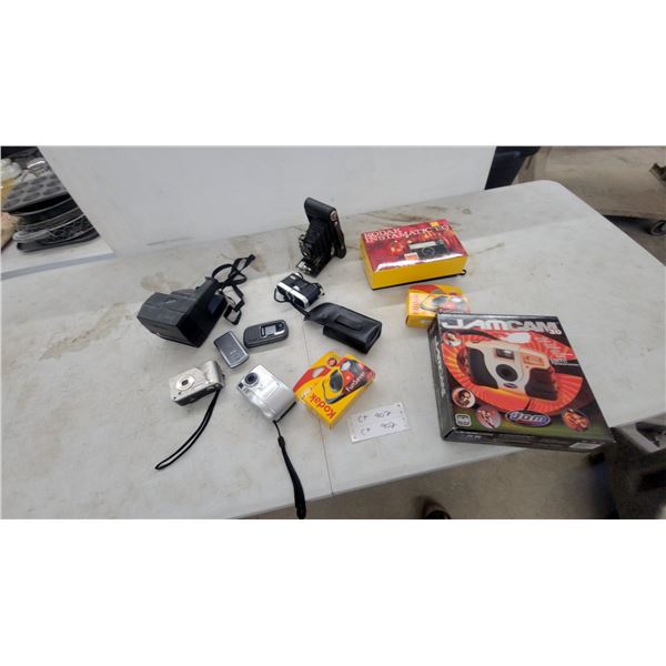 Vintage Camera Lot: Kodak Instamatic 133, JamCam 3.0, Polaroid, Kodak FunSaver and More