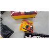 Image 3 : Vintage Camera Lot: Kodak Instamatic 133, JamCam 3.0, Polaroid, Kodak FunSaver and More