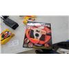 Image 4 : Vintage Camera Lot: Kodak Instamatic 133, JamCam 3.0, Polaroid, Kodak FunSaver and More