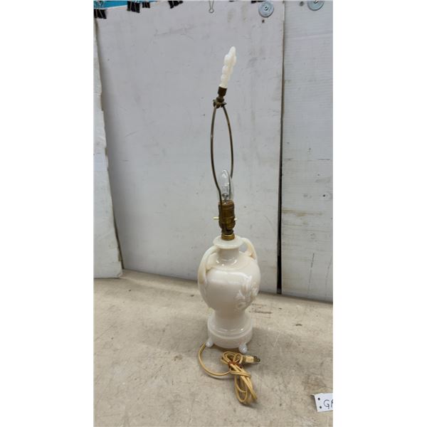Aladdin Alacite Vintage Electric Table Lamp with Urn Body, Floral