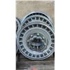 Image 3 : 6 Ford Motor Company Hubcaps & 7 Other Hubcaps