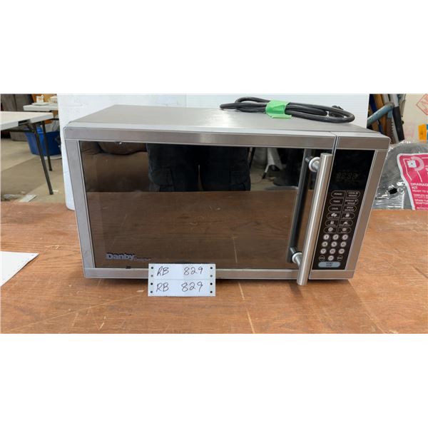 Danby Designer Microwave Oven, Model DMW1110BL, 1.1 Cu. ft., 1000W, & Turntable