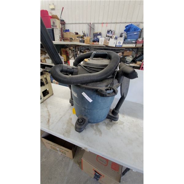 Mastervac Wet/Dry Shop Vacuum Model 050-0046-0 with Hose and Attachments