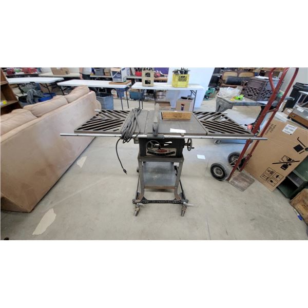 Craftsman Series 900 10" Table Saw With Extension Wings and Cast Iron Top