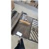 Image 3 : Craftsman Series 900 10" Table Saw With Extension Wings and Cast Iron Top
