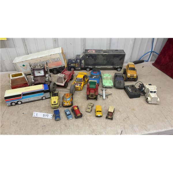 Collection of Toy Cars, Die Cast and Trucks, Including Matchbox and Hot Wheels