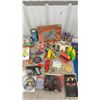 Image 3 : Vintage Toy Lot Including View-Master, Tracie Toons Comics Set, Spider-Man Posters, Batman VHS