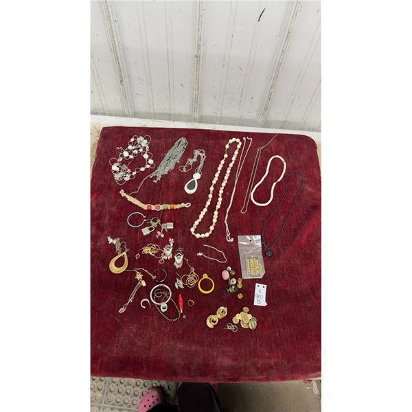 Star Wars Episode I Collectible Pin with Costume Jewelry, Necklaces, Earrings, and More