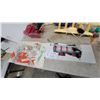 Image 6 : Vintage Christmas Décor Including GE Outdoor Glow Set 25 Lights, Candle Lights, Ornaments and More