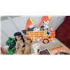Image 10 : Marionettes, Fire Marshal Hat, Clown Lamp, Hulk Figure, Toys Guide, Native Doll, Fire Truck and Mor