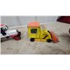 Image 4 : Dinky Toys No. 965 Muir-Hill 2WL Loader, Die-Cast, Yellow and Orange, Made in England Tonka Die