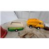 Image 7 : Dinky Toys No. 965 Muir-Hill 2WL Loader, Die-Cast, Yellow and Orange, Made in England Tonka Die