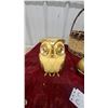 Image 2 : Mid-Century Modern Schildkraut Gold-Toned Owl Radio with Jeweled Eyes and Apple Radio