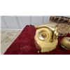 Image 3 : Mid-Century Modern Schildkraut Gold-Toned Owl Radio with Jeweled Eyes and Apple Radio