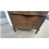 Image 5 : Vintage French Provincial Style Bombé Chest with Serpentine Drawers and Cabriole Legs