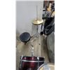 Image 8 : Ludwig 5-Piece Youths Acoustic Drum Set, Burgundy with Chrome Hardware, Cymbals Included