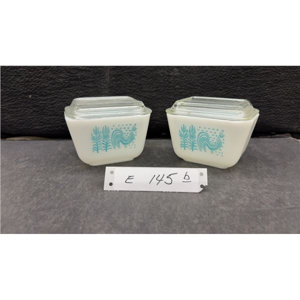 Pair of Vintage Pyrex Amish Butterprint Refrigerator Dishes With Lids, 1957-1968